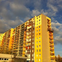 Docieplanie i remont elewacji w bloku przy Orzechowej 45-57