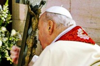 Krzyż bł. Jana Pawła II na Gaju