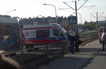 Wypadek na Świeradowskiej: rowerzysta wpadł pod rozpędzony tramwaj