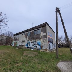 Rozbiórka starego budynku przy Świeradowskiej. Będą nowe bloki.