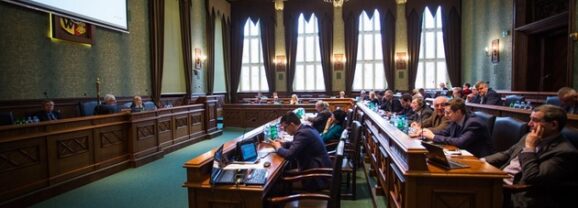 Ograniczenie sprzedaży alkoholu w godzinach nocnych wejdzie w życie już w Październiku