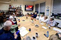 [Fotorelacja] Wykład dr Barbary Teisseyre – „Wulkany w Dolnośląskim krajobrazie” 13.11.2025 w Klubie Seniora